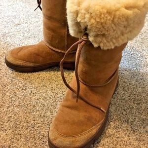 UGGS, EUC, Womens Boots Very plush- Size 9
